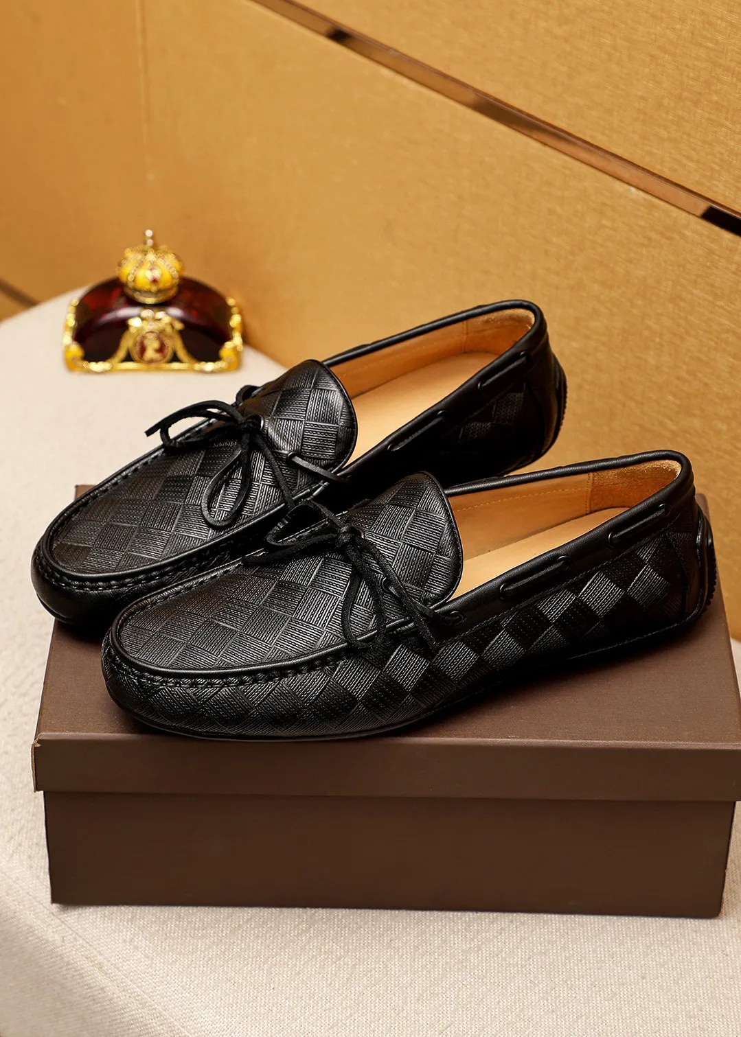 Men's Men's Shoes 💰: 420 💐BV Men's Slip-on Shoes® [BOTTEGA VENETA] Official website counter new model, one-to-one mold opening ⚠Italian calfskin embossed ➕Cow 🐂 leather lining. Driving slip-ons, available at counters, sizes 39-44 (38.45🉑️customized)